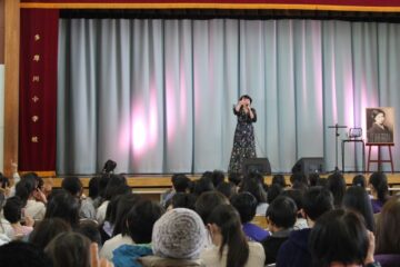 【公演ブログ】2026.2.20大田区立多摩川小学校「公開講座 金子みすゞの心とともに ちひろ～世界一優しいメッセージ～」